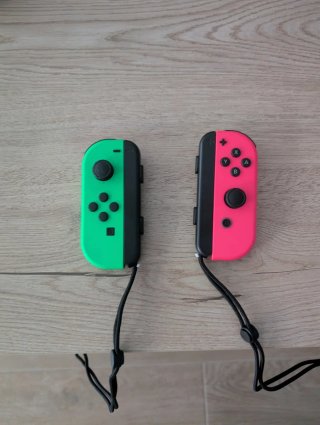 Nintendo Switch V2 + 4 Joycons + Funda + Hogwarts