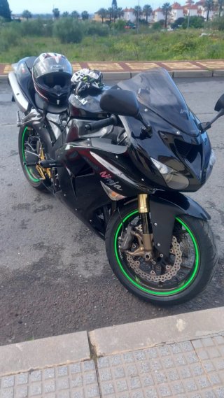 Kawasaki ZX-10R Negra