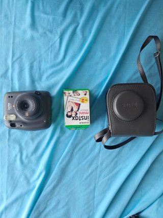 Fujifilm Instax Mini 11 + estuche