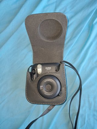 Fujifilm Instax Mini 11 + estuche