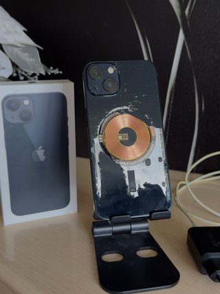 iPhone 13 256GB Negro - Parte trasera rota