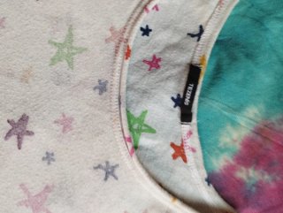 Camiseta pijama estrellas y beso