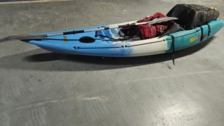 Kayak Autovaciable FeelFree azul y blanco