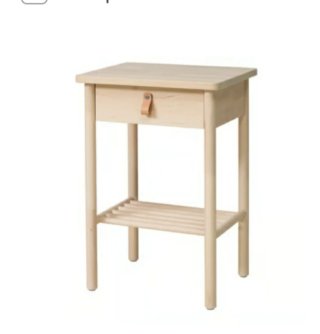 Mesa de noche de madera con cajón