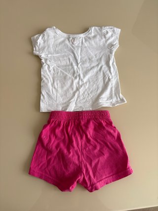 Conjunto bebé camiseta y shorts