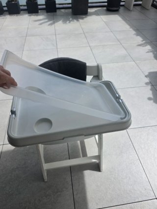 Trona Alpha+ con bandeja y cojín