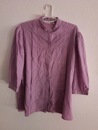 Blusa rosa manga tres cuartos bordada