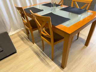 Mesa Comedor Cristal y 4 Sillas Madera