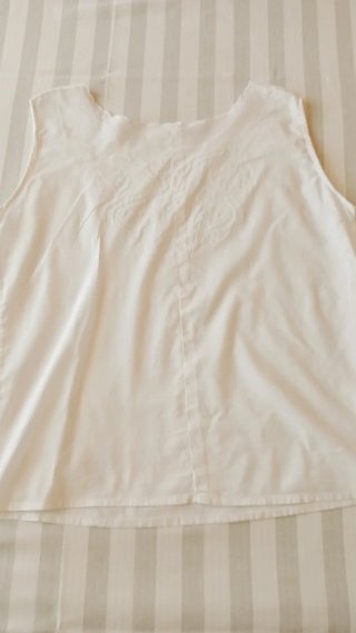 Blusa blanca mujer con bordado