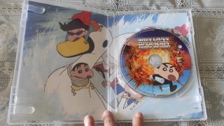 DVD Película Shin Chan Operación Espía de Oro