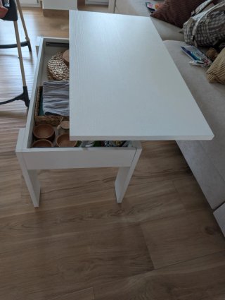 Mesa auxiliar blanca de madera