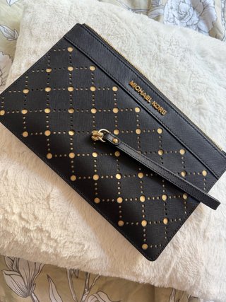 Bolso de mano Michael Kors negro y dorado