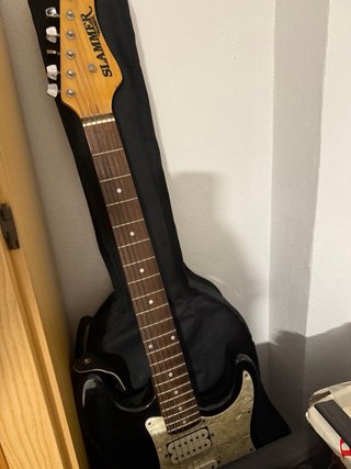 Guitarra Eléctrica Slammer Negra HSS