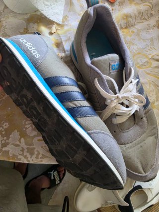 Zapatillas Adidas grises y azules