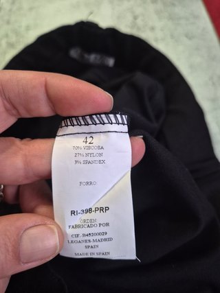 Pantalón elástico talla 42 (equivale mas a una 40)