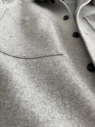 Abrigo Corto Gris