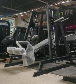 Máquina Press Pecho Pirámide Gimnasio