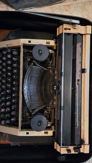 Máquina de escribir Olivetti