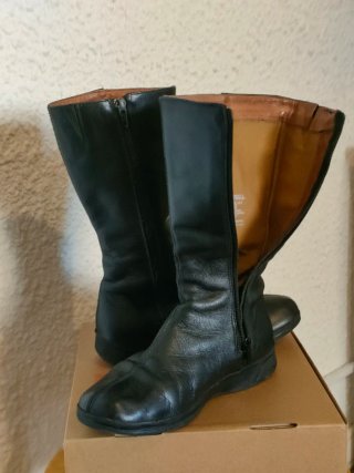 Botas de piel negras con cremallera