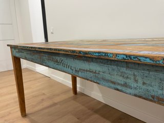 Mesa de comedor rústica multicolor