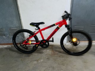 Bicicleta Rockrider 24'' Roja.