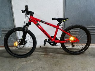 Bicicleta Rockrider 24'' Roja.