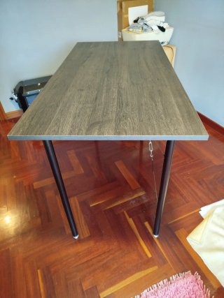Mesa de escritorio madera y metal