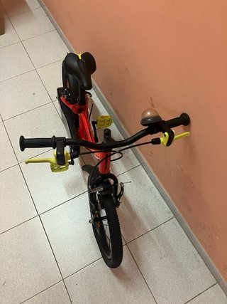 Bici infantil modelo B’twin Decathlon muy poco uso
