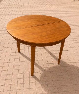 Mesa de comedor danésa redonda
