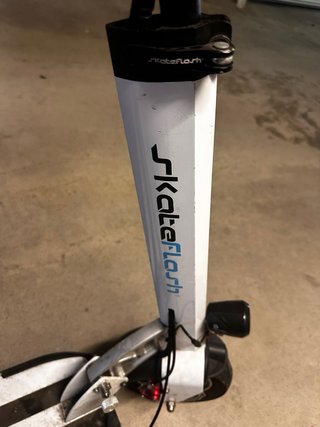 Patinete eléctrico blanco - SKATE FLASH Urban 500W