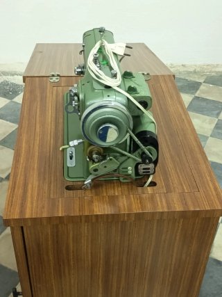 Máquina de coser Refrey 427