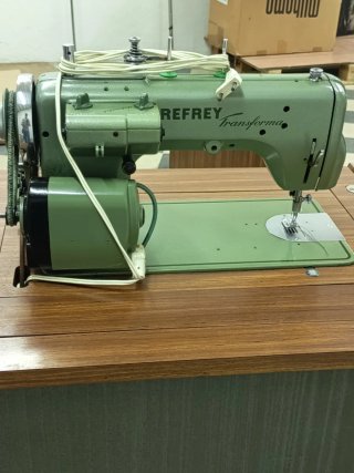 Máquina de coser Refrey 427