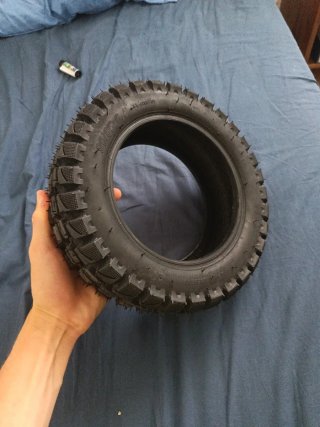 Rueda ARMORED 10x4.00-5 (sin usar)