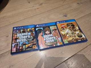 Consola PS4 Slim 500GB + 3 Juegos + 3 Mandos