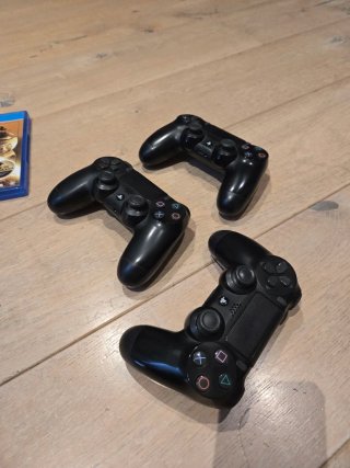 Consola PS4 Slim 500GB + 3 Juegos + 3 Mandos