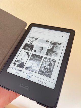 Kindle Libro Elettronico Nero di Amazon