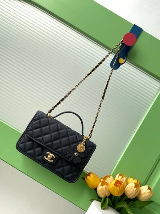 Bolso Chanel Top Handle Flap Negro Dorado