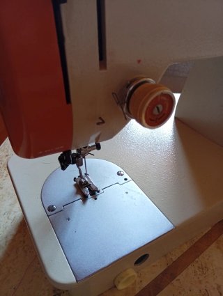 Máquina de coser Alfa + minimàquina de coser