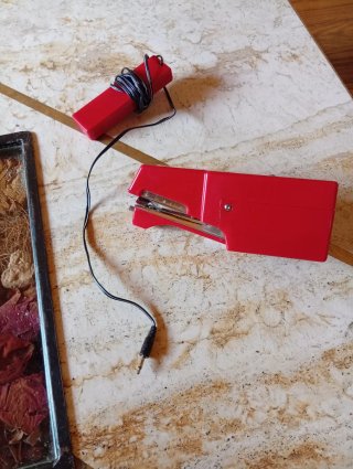 Máquina de coser Alfa + minimàquina de coser