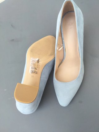 Zapatos de tacón azul celeste ante
