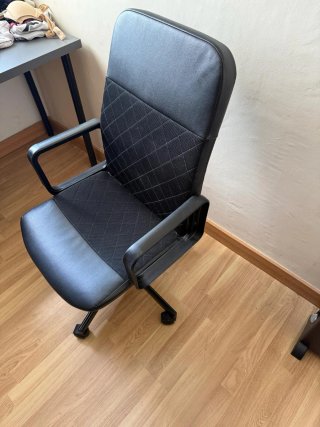 Silla de escritorio negra