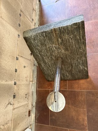 Mesita auxiliar moderna metraquilato y metal