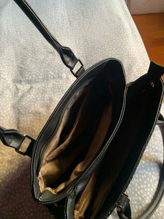 Bolso negro tejido espacioso