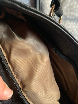 Bolso negro tejido espacioso