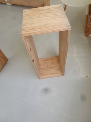 Estantería de pino