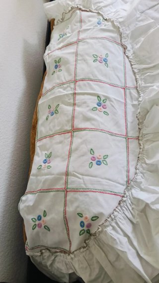 Colcha antigua algodón bordada mano