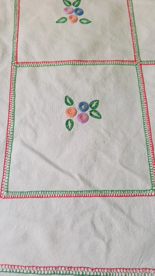 Colcha antigua algodón bordada mano