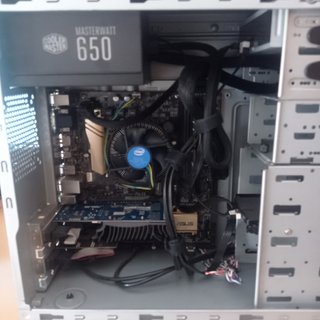 PC i5-6400 8GB SSD240 Grafica GF720 2Gb 650W M.2