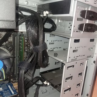 PC i5-6400 8GB SSD240 Grafica GF720 2Gb 650W M.2