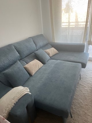 Sofá chaislonge modular verde claro con 2 puff